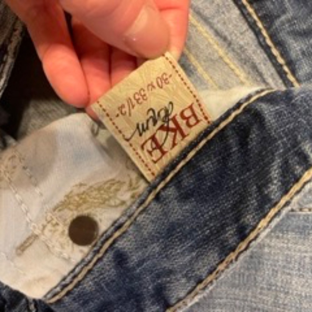 Women's Light Wash Flared Jeans - Blue - Picture 6 of 7